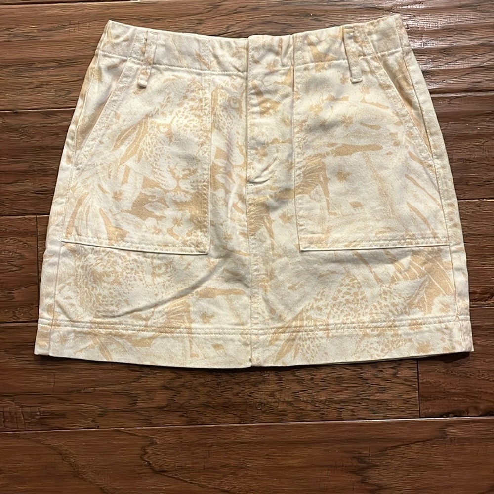 BDG Urban Outfitters Subtle Jungle Print Jean Skirt Size M